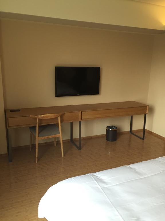 Ji Hotel Jinan Quancheng Square Exteriör bild