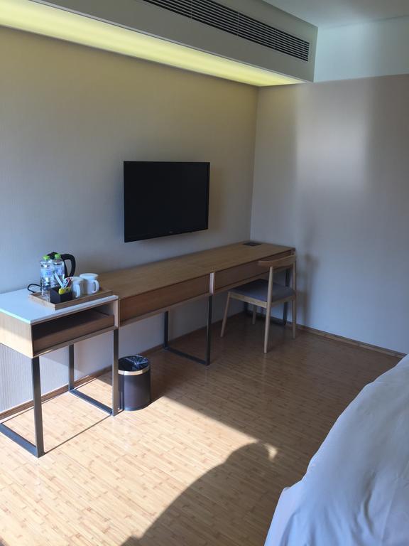 Ji Hotel Jinan Quancheng Square Rum bild