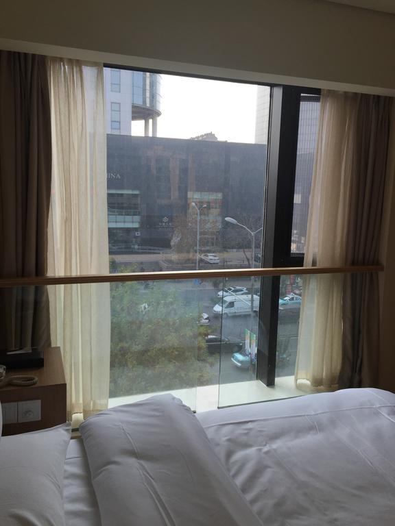 Ji Hotel Jinan Quancheng Square Rum bild