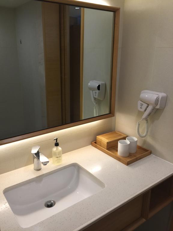 Ji Hotel Jinan Quancheng Square Rum bild