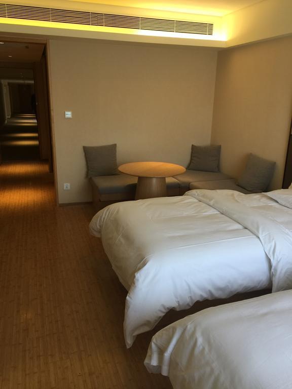 Ji Hotel Jinan Quancheng Square Rum bild